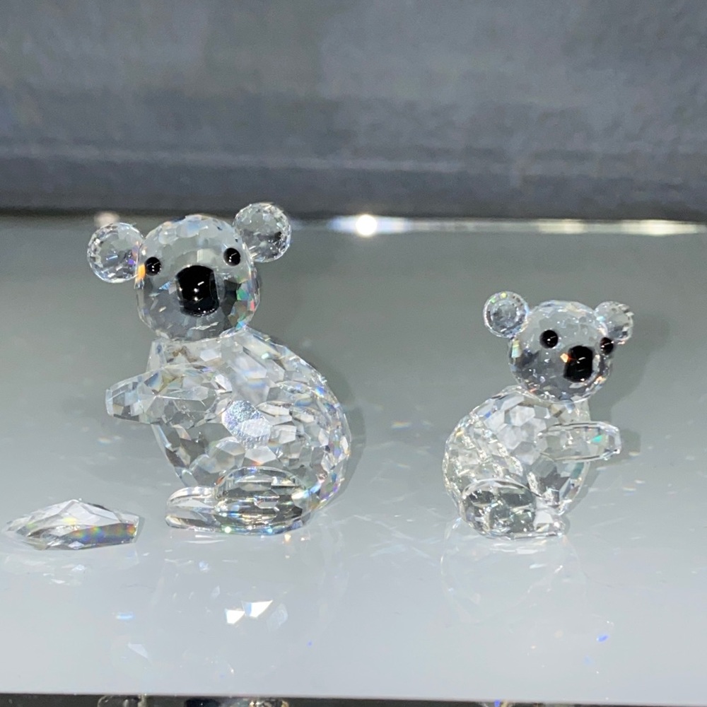 2 damaged Swarovski crystal figurine bears